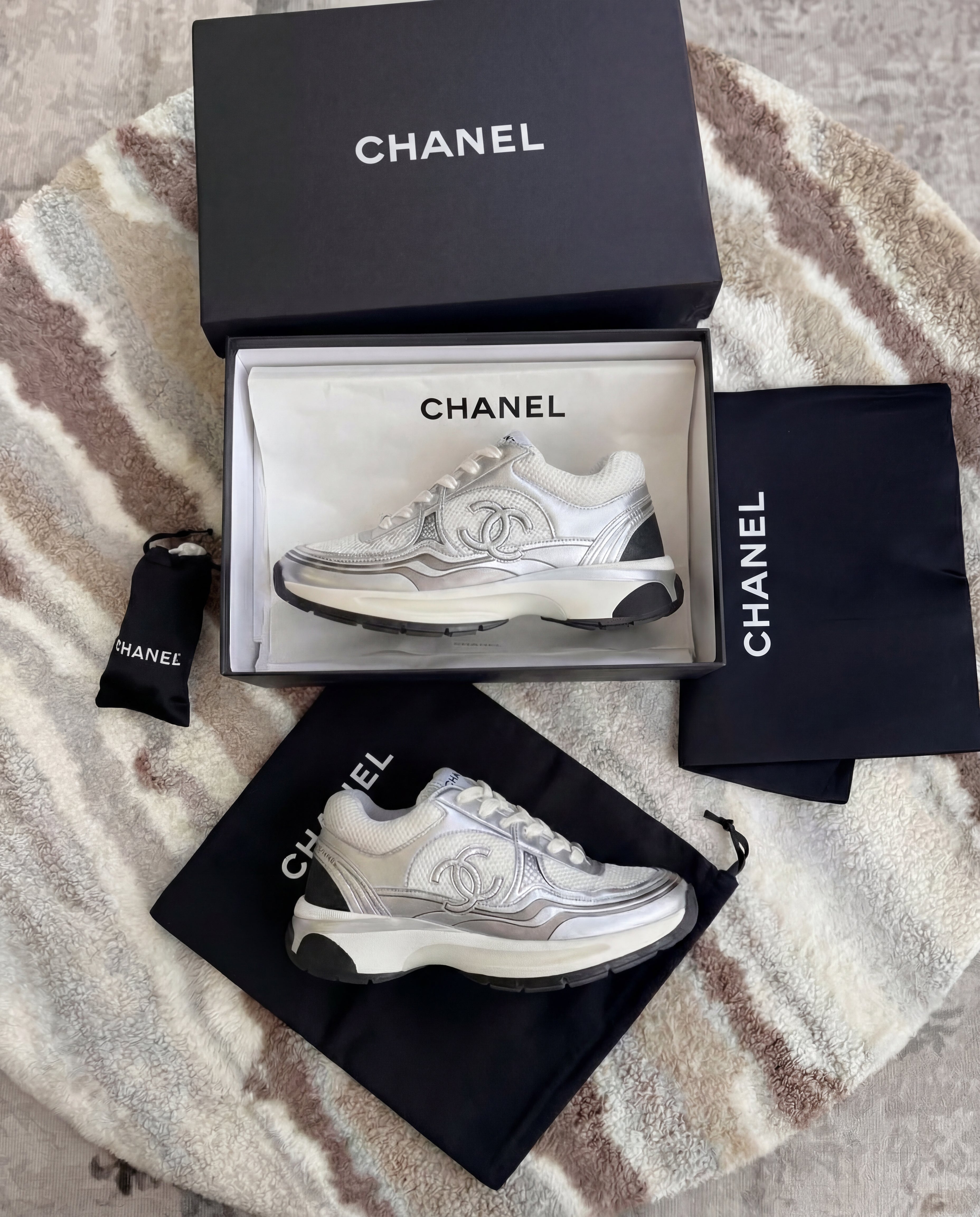 CHANEL CC RUNNER WHITE SILVER (HK BOX VERSION)